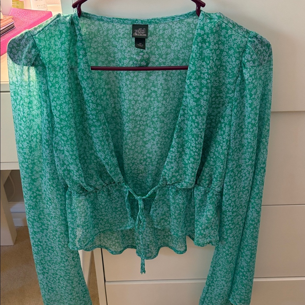 Wild Fable Green Floral Tie-Front Blouse 💚🌿
